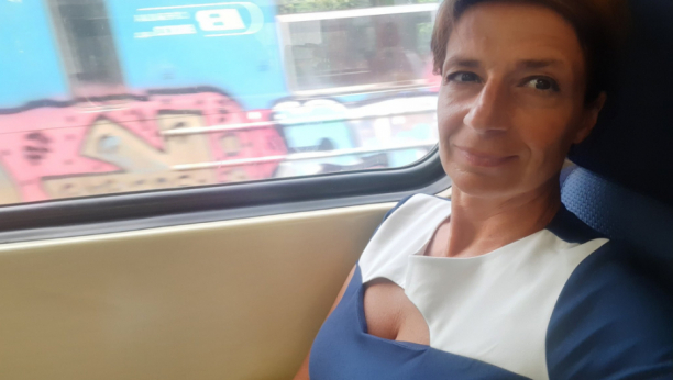 "SVAKA ČAST VUČIĆU ŠTO IMAŠ ČIME DA SE VOZIŠ!" Dragana Rakić se pravila pametna u vozu, stigao odgovor koji ju je izbacio iz šina!
