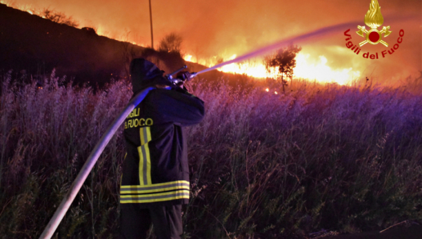 PAKAO NA ZEMLJI Sicilija u plamenu (FOTO/VIDEO)