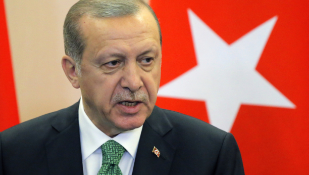 ERDOGANOV ŽIVOT BIO U OPASNOSTI Turski predsednik delovao ljutito i zabrinuto na sastanku u vili Gorica