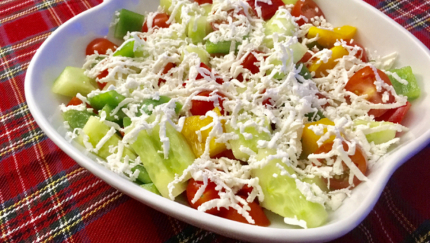 OBROK BEZ MANE: Ovako se sprema autentična srpska salata!