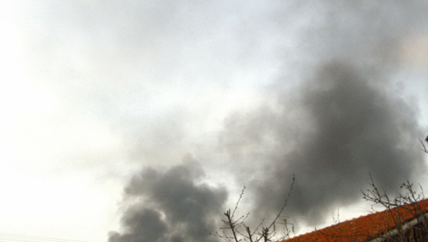 VELIKI POŽAR U LESKOVCU Zapalila se deponija u najvećoj tranzitnoj ulici(FOTO)