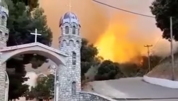 ČUDO BOŽIJE NA EVIJI Monasi u molitvi čekali vatru, a onda je požar stao pred manastirom (VIDEO)