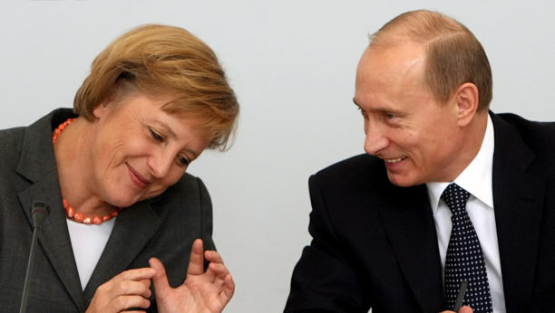 RAZGOVOR TRAJAO GOTOVO TRI SATA Otkriveno o čemu su pričali Merkel i Putin!