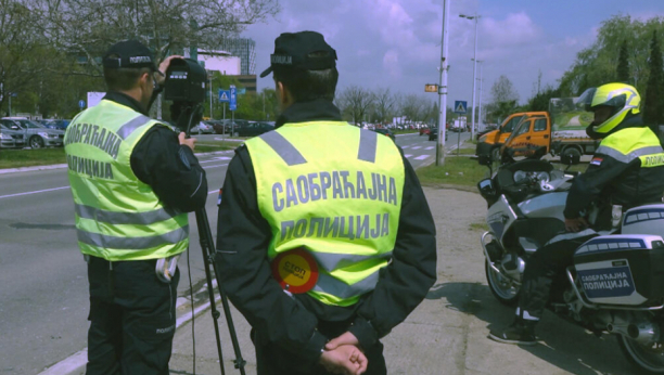 VOZIO NADROGIRAN I BEZ DOZVOLE Beogradska policija isključila muškarca iz saobraćaja