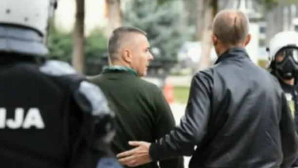 KAO SPORTSKI RIBOLOV Veljovića upecali, poljubili, pa pustili! Oslobođen optužbi za pozivanje na otpor!