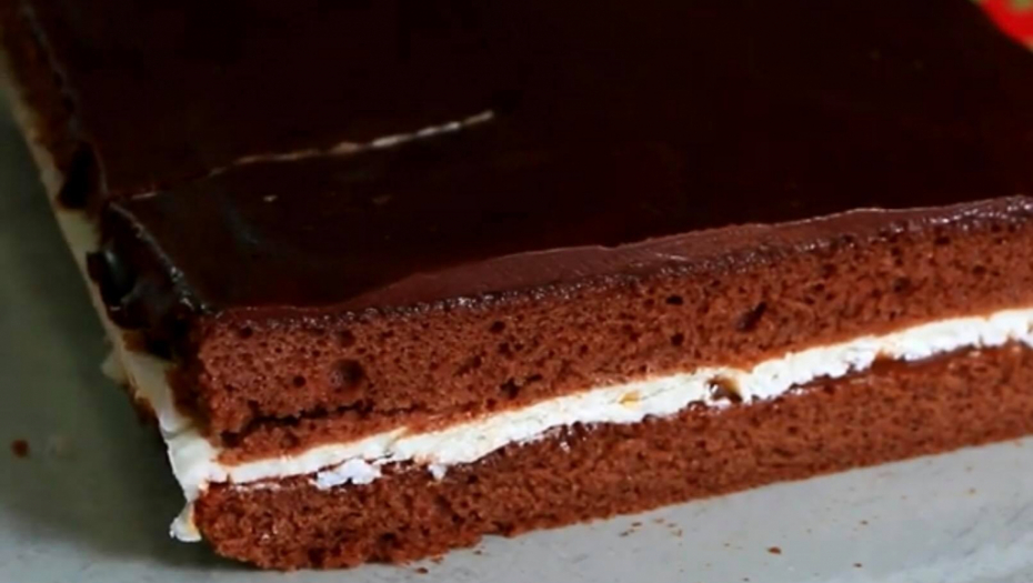 Mekan i sočan: Kakao kolač sa pekmezom i pavlakom