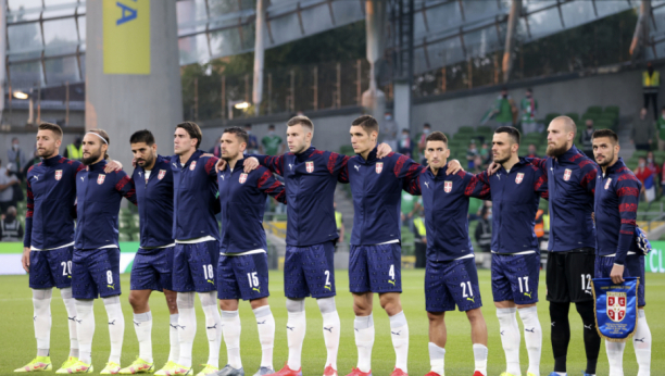 OVAKO SE IGRA ZA SRBIJU! Mitrović na teren izašao modar i borio se kao lav (FOTO)