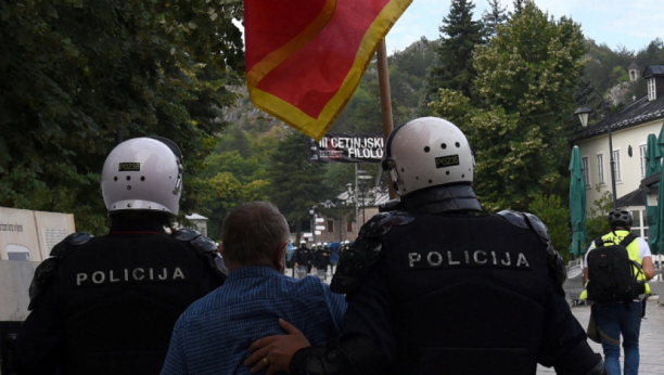 Na Cetinju osvanuli plakati mržnje prema SPC