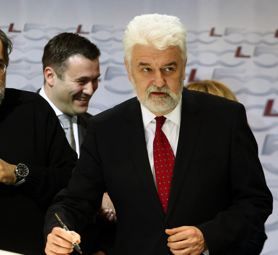 GRAĐANI SRBIJE OSTALI BEZ 700 MILIONA DOLARA Tadićev premijer Cvetković nas uvalio u dugove do guše, danas stigao račun za naplatu!