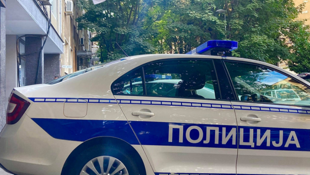 UKRAO KOMBI, PA GAĐAO POLICAJCE FLAŠOM I PRETIO IM SMRĆU Hitno uhapšen nasilnik u Vranju
