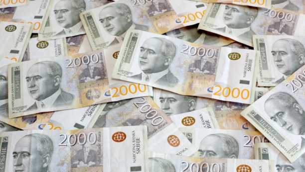 STIŽU PARE ZA SOCIJALNO UGROŽENE U VOJVODINI Pokrajinska vlada opredelila 50 miliona dinara za nabavku ogreva