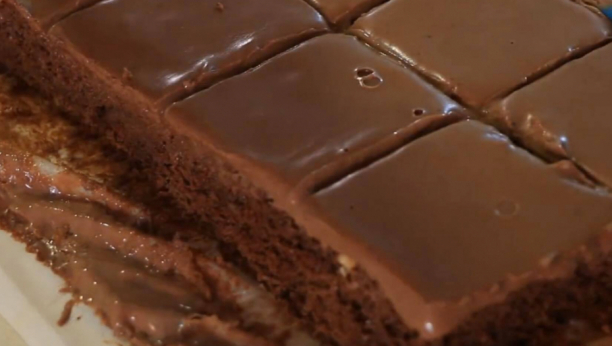 Brzo i ukusno: Najkremastiji čokoladni kolač sa slatkom pavlakom