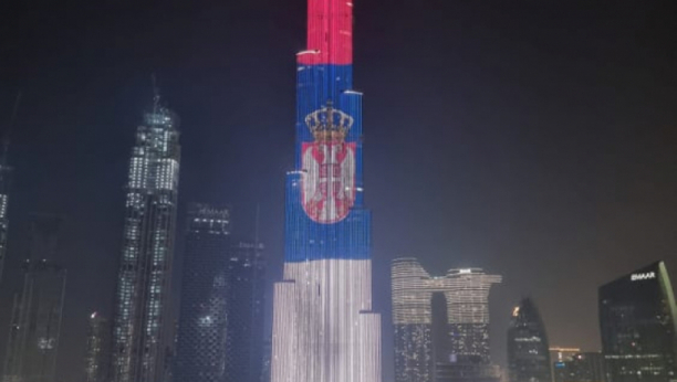 "ORLOVIMA", ZA SREĆU Najviša zgrada na svetu u bojama zastave Srbije