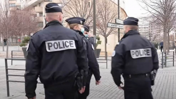 FRANCUSKOM VLADA ISLAMSKA DRŽAVA Ranjen napadač koji je pretio nožem u Parizu