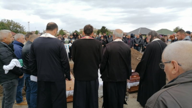 SNIMAK OD KOGA SE LEDI KRV U ŽILAMA  Pogledajte šta je radio Goran Džonić na sahrani Đokića (VIDEO)