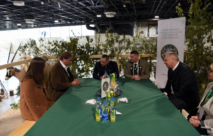 Ministar Vulin na međunarodnoj izložbi trofeja i prirode u Budimpešti