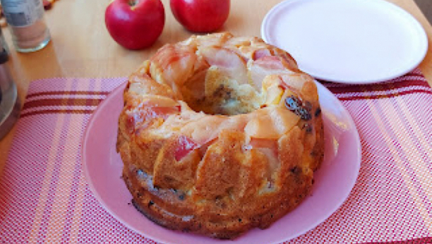 BAKIN DOMAĆI KOLAČ Kolač sa jabukama, ukusniji od torte i baklave (VIDEO)