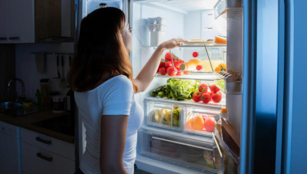 Potrebne su vam namirnice koje sigurno već imate: Uradite ovo i uklonite neprijatan miris iz frižidera