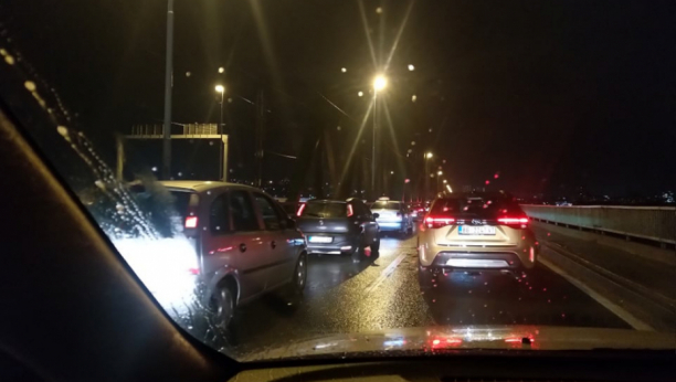 DRAMA NA PANČEVCU Sudarili se autobus i automobil, nastao kolaps! (VIDEO)