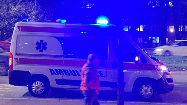 TUČA U CENTRU BEOGRADA Povređeni muškarac hitno prevezen u Urgentni centar!