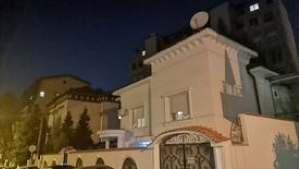 OGROMNI MERMERNI KAMINI I SKUPOCENI NAMEŠTAJ! Ovo je luksuzni dom Marte Savić i Mileta Kitića, jedan detalj posebno privlači pažnju! (FOTO)