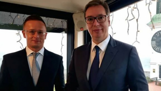 OVO JE POSEBNA ČAST Vučić ugiostio mađarskog ministra Petera Sijarta: Divan ručak na Petrovaradinu