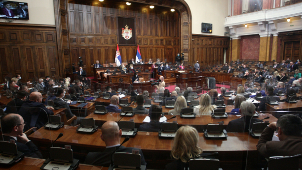 SUTRA PROMENA USTAVA Poslanici proglašavaju promene najvišeg akta Srbije