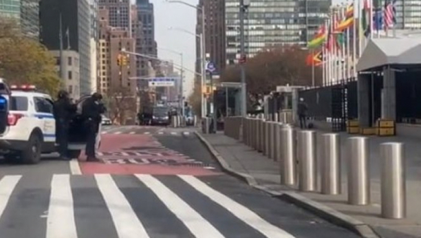 DRAMA U NJUJORKU Naoružani muškarac u sedištu UN opkoljen policijom (VIDEO)