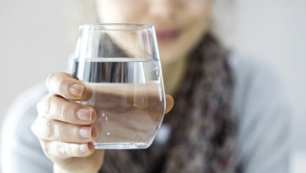 KUĆNI TEST NA KANDIDU Potrebna vam je samo čaša sa vodom, a daje pouzdane rezultate