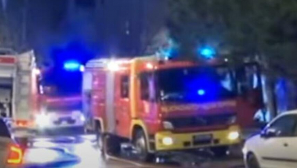 BUKTI POŽAR U ZEMUN POLJU: Na teren izašlo 20 vatrogasaca! (VIDEO)