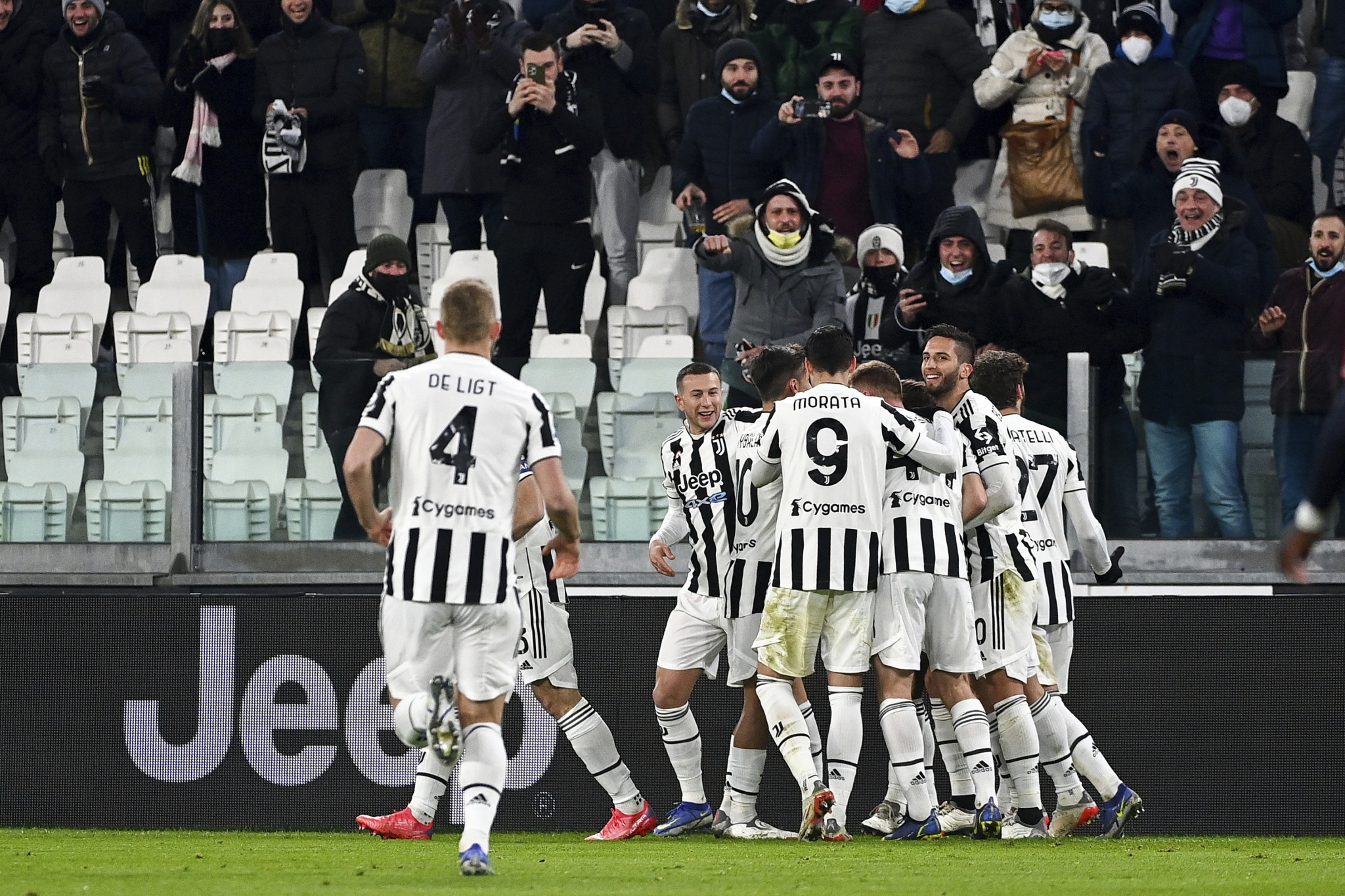ŠEVINA ČETA NE UME NI DA ŠUTNE NA GOL! Juventus se igrao, Đenova 90 minuta statirala u Torinu! (VIDEO)