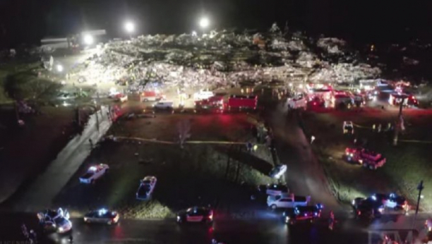 STRAŠAN IZVEŠTAJ IZ AMERIKE U udaru tornada poginulo najmanje 50 ljudi (FOTO/VIDEO)