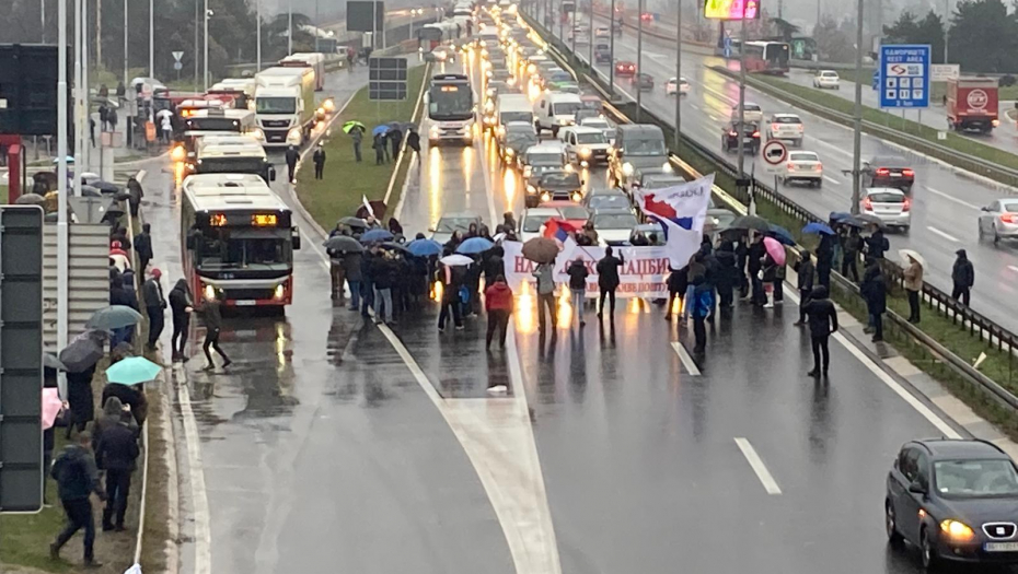 EVO KAKO ĆE SE ZAVRŠITI PROTESTI U SRBIJI Vučić zbunio opoziciju, niko im još nije saopštio vesti da je sve unapred rešeno