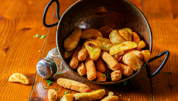 Hrskavi i začinjeni: Čupavi pikantni krompirići (RECEPT)