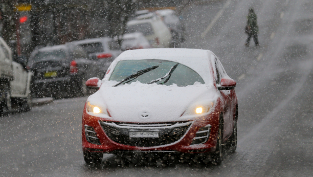 VAŽNO UPOZORENJE AMSS Snežne padavine vratile zimske uslove vožnje