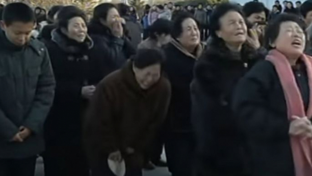 PREMINUO KIM JONG-DŽU Severna Koreja u žalosti, stižu venci saučešća