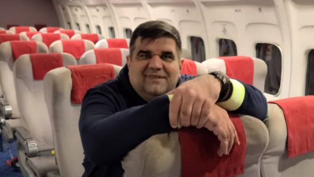 SAŠA MIRKOVIĆ OTKRIVA SVE O USPEHU POPULARNE SERIJE Muzički i filmski producent progovorio o detaljima snimanja "Aviondžija" (VIDEO)
