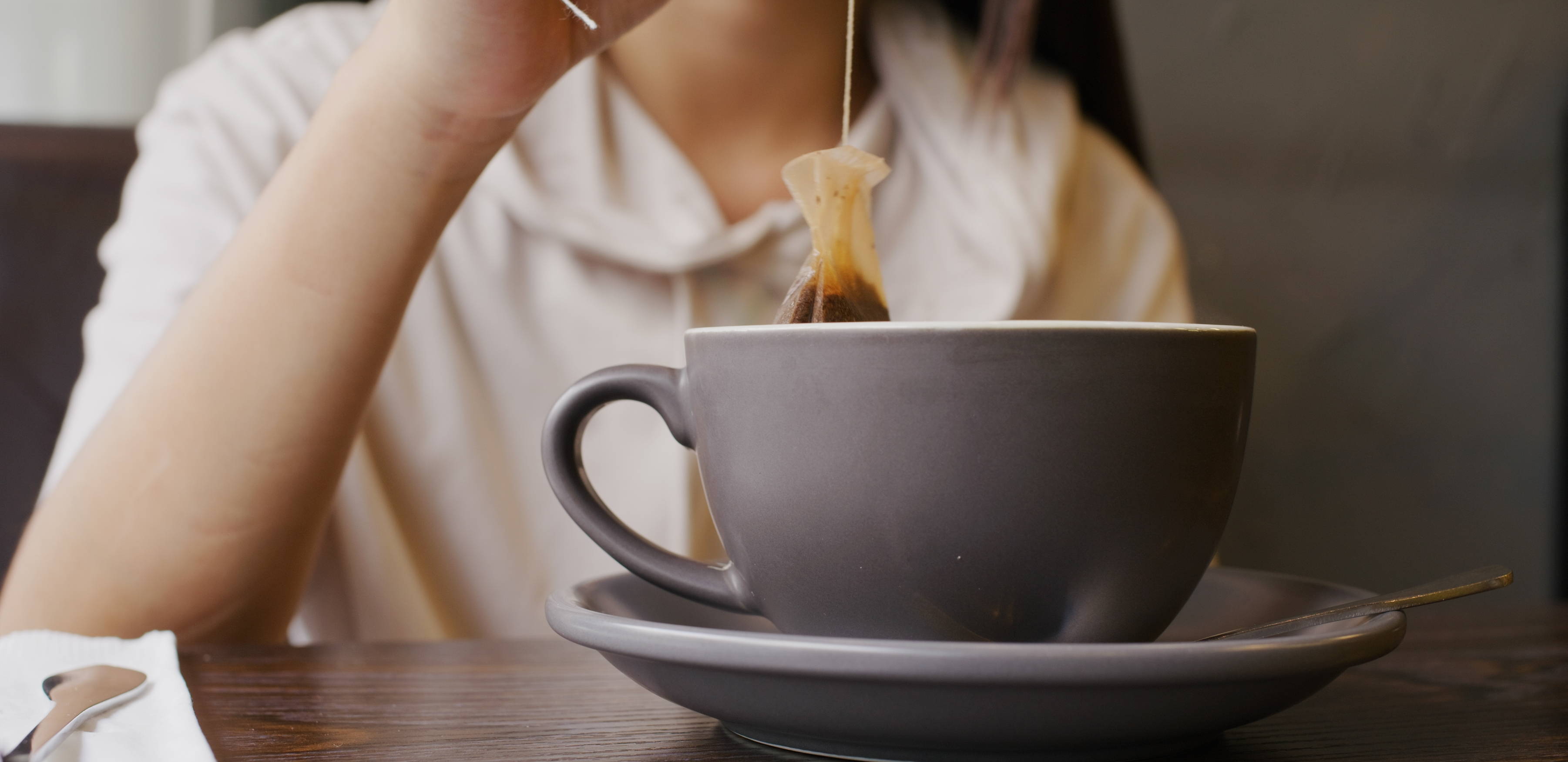 Odličan izbor: Evo zašto treba da pijete topao čaj tokom leta