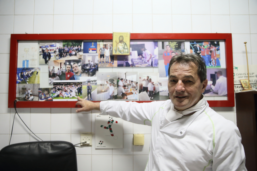 PRIJATNO! Velimir Simanić, kuvar fudbalske reprezentacije, EKSKLUZIVNO ZA ALO! o orlovima, Kataru, iskušenju u Albaniji, savremenoj ishrani