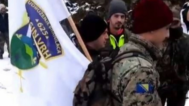 JEZIVE SLIKE IZ BUŽIMA Uznemirujući defile maskiranih Bošnjaka, ratne zastave i povici "Alahu Akbar" (VIDEO)