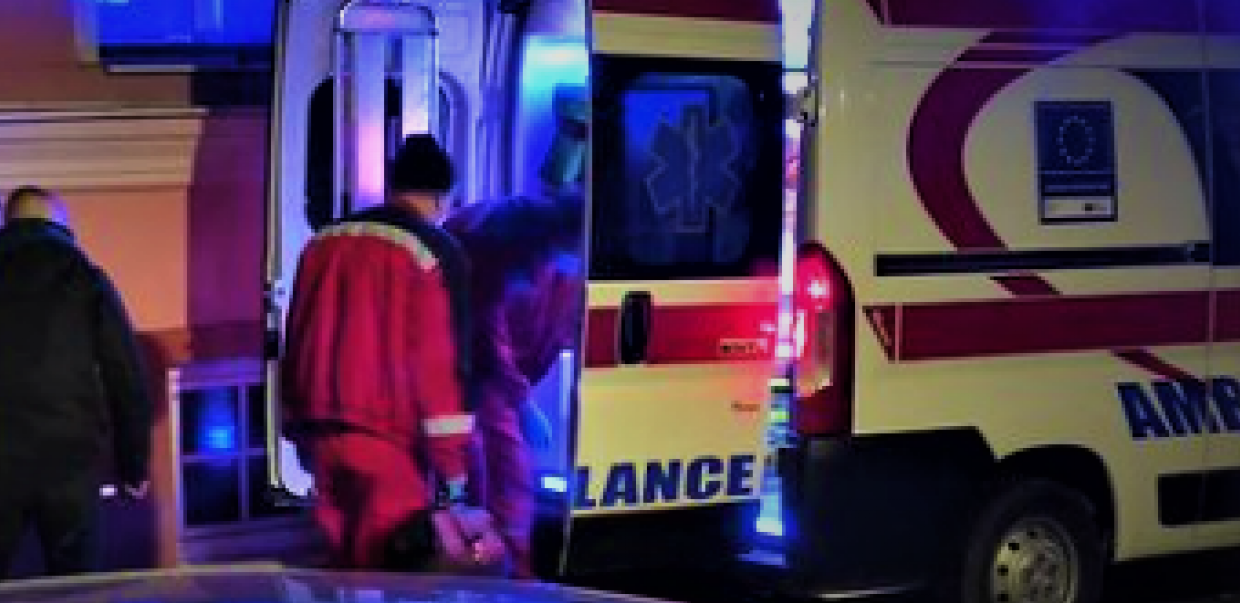 UŽAS U MIRIJEVU Dva mladića povređena u saobraćajnoj nesreći, lekari se bore da ih spasu!