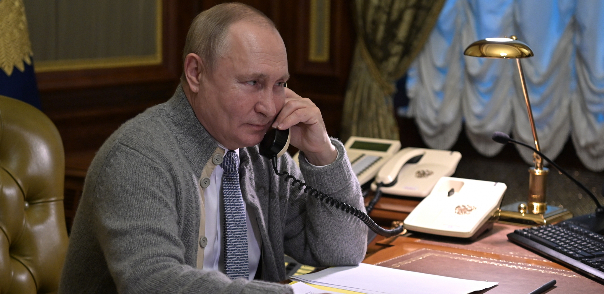 RUSIJA DOBIJA MOĆNOG SAVEZNIKA Putin na direktnoj liniji sa predsednikom, tema - status Ukrajine