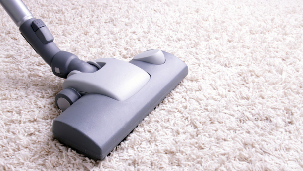 KAO NA HEMIJSKOM ČIŠĆENJU Vrhunski trikovi za efikasno usisavanje tepiha