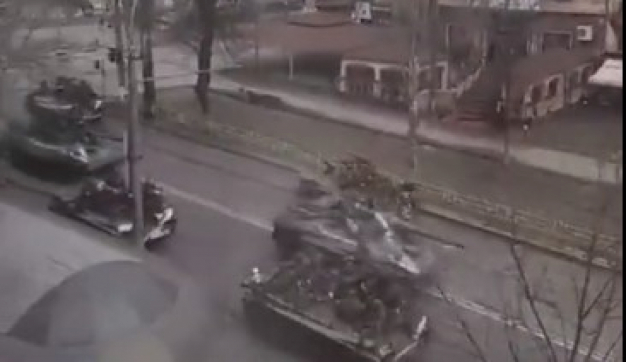 POLJE SMRTI! Ukrajinci jurišaju na Herson, Rusi preorali zemlju granatama!