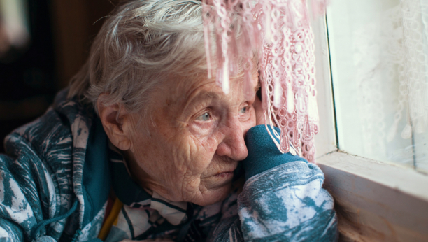 10 GODINA SE BUDILA SA MUČNINOM I OTEŽANIM DISANJEM: Ova baka (75) je prošla pakao dok joj nisu otkrili vrlo retku bolest