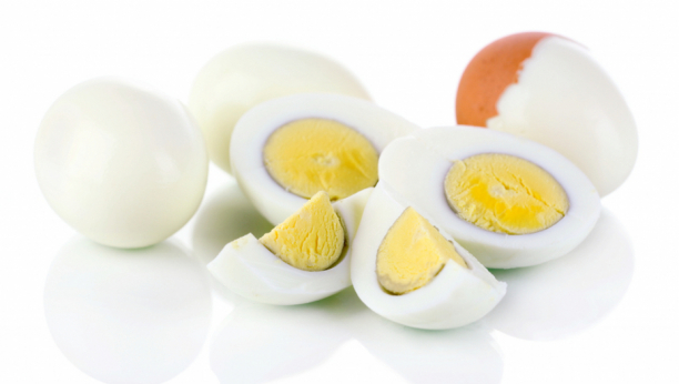 DA LI STE SE IKADA ZAPITALI Zašto tvrdo kuvana jaja imaju zeleni prsten oko  žumanceta i da li su bezbedna?