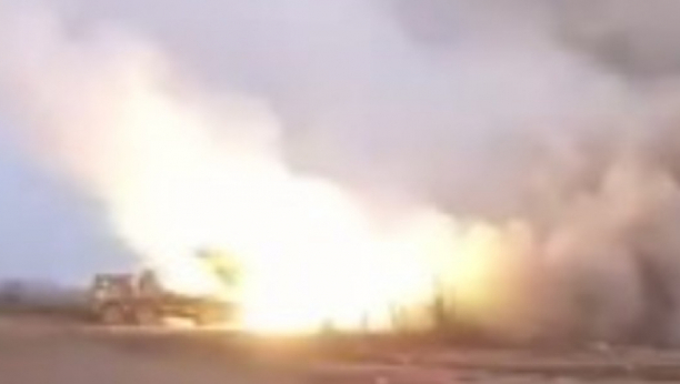 UDARNO: SNIMAK SA UKRAJINSKOG FRONTA Pogledajte dejstvo ruske raketne artiljerije u Hersonskoj oblasti (VIDEO)