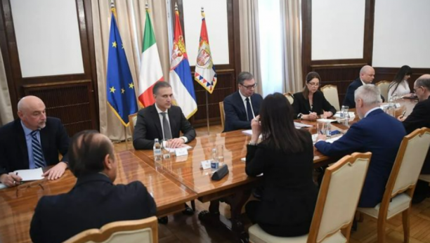 Vučić se sastao sa ministrom odbrane Italije (FOTO)