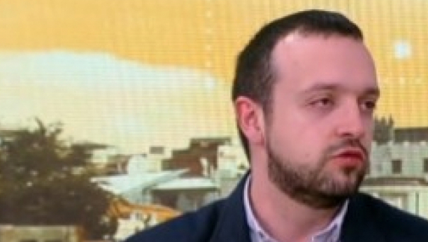BOBAN STOJANOVIĆ "Zorana nema nikakvog potencijala, bila je tu gde je bila samo zahvaljujući Vučiću!" (VIDEO)