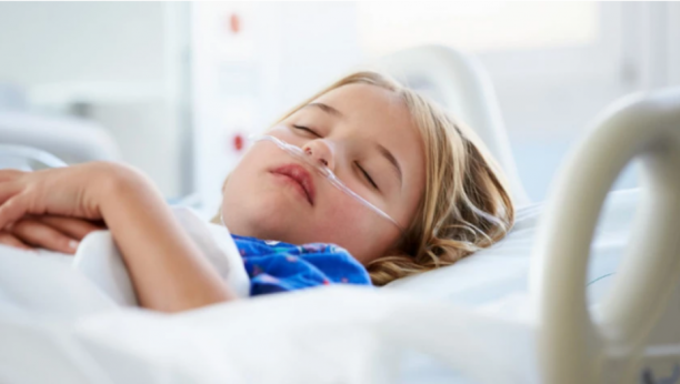MOŽE DOVESTI DO SMRTI U ROKU OD 24 SATA Svi je mešaju sa prehladom, a evo kako da prepoznate prve simptome ove infekcije kod deteta